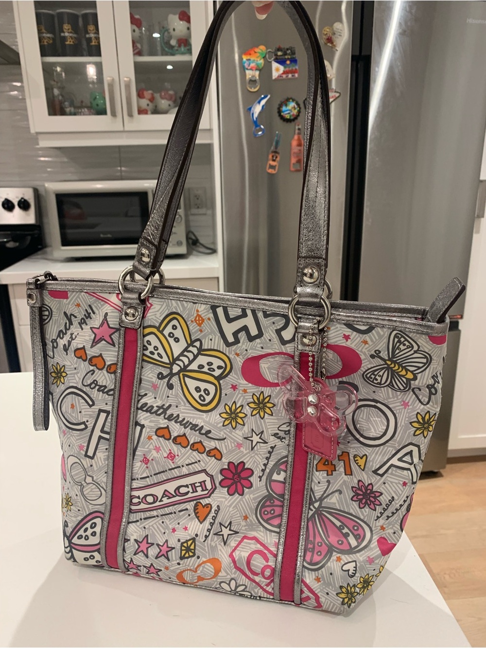 🩷🦋 Coach Butterfly Graffiti Medium Signature Tote 🩷🦋